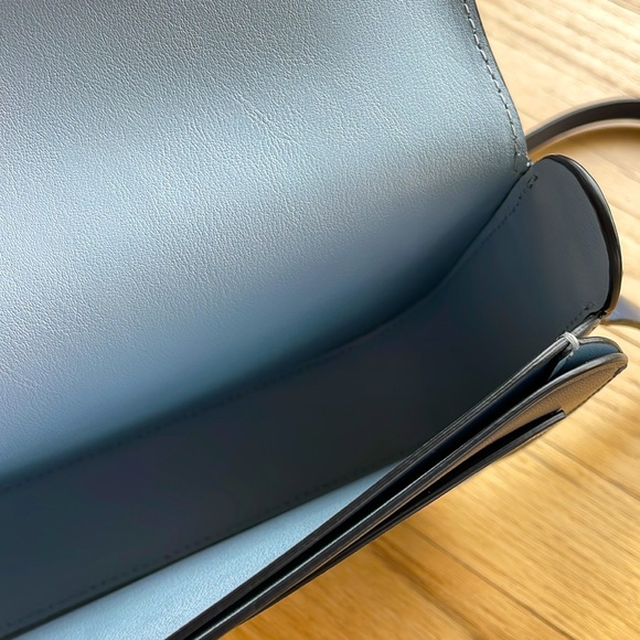 Kate Spade leather crossbody purse EUC - Picture 8 of 12